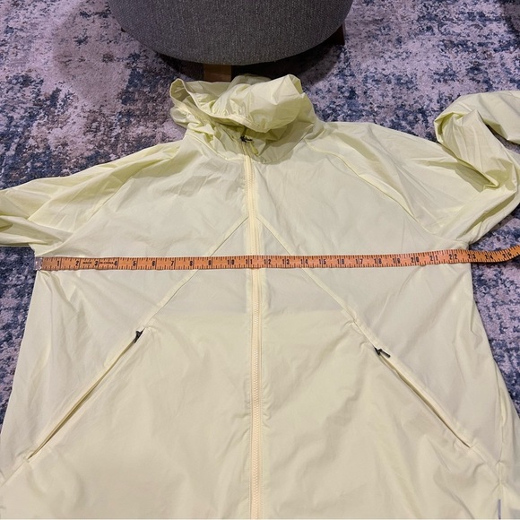 Mountain Equipment Company Yellow Light Weight Packable Hooded Windbreaker Large - Picture 11 of 12